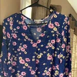 American Eagle floral top
